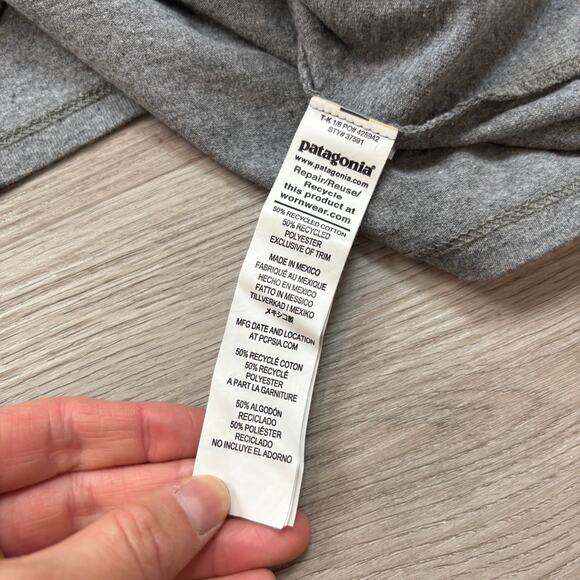 Patagonia Take A Stand Responsibili-Tee Wild Fish Waters Shirt Men's M - Picture 7 of 9